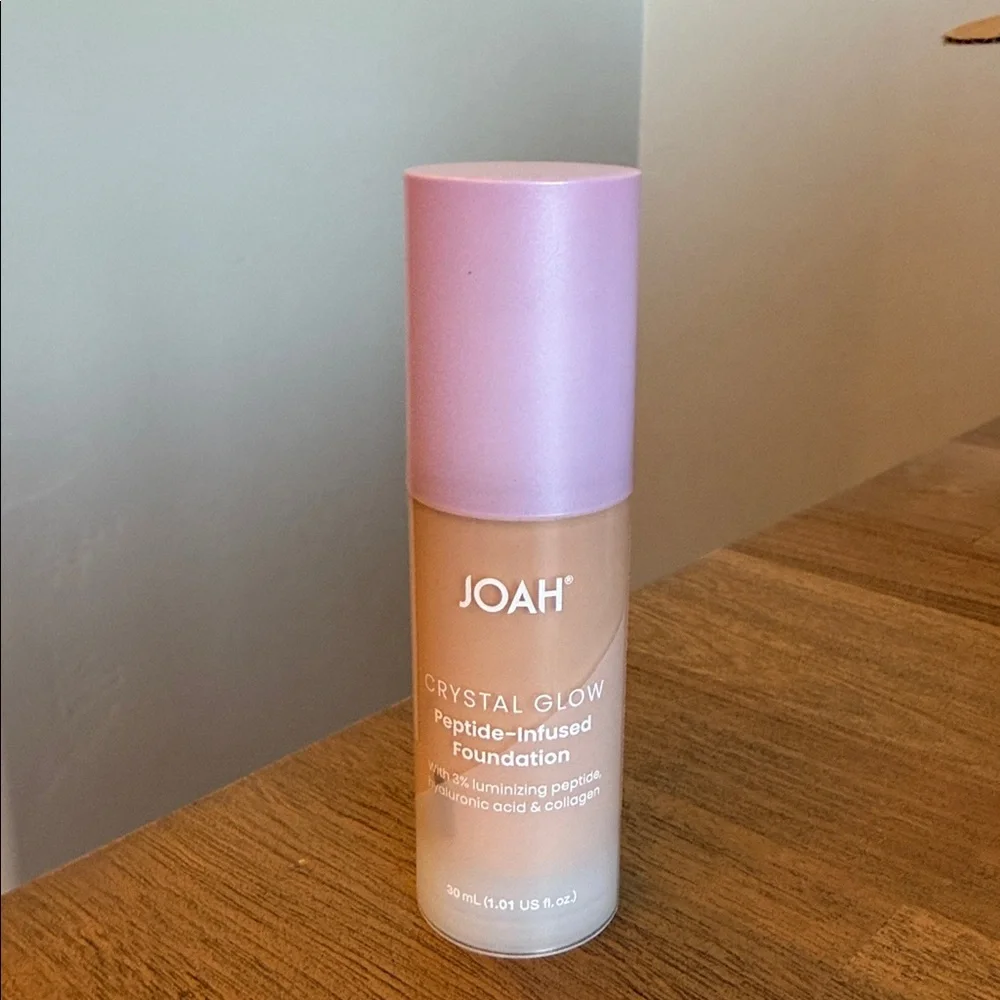 Joah Crystal Glow Peptide Foundation LC030 Light with Cool Undertones, New